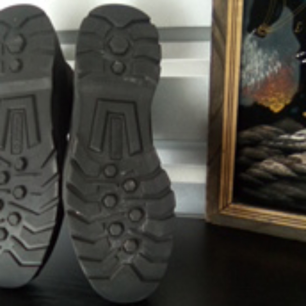 Timberland's - Picture 3 of 4